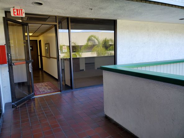 LARGE OPEN OFFICE, SEVERAL USES. FLAT RATE, EASY LEASE